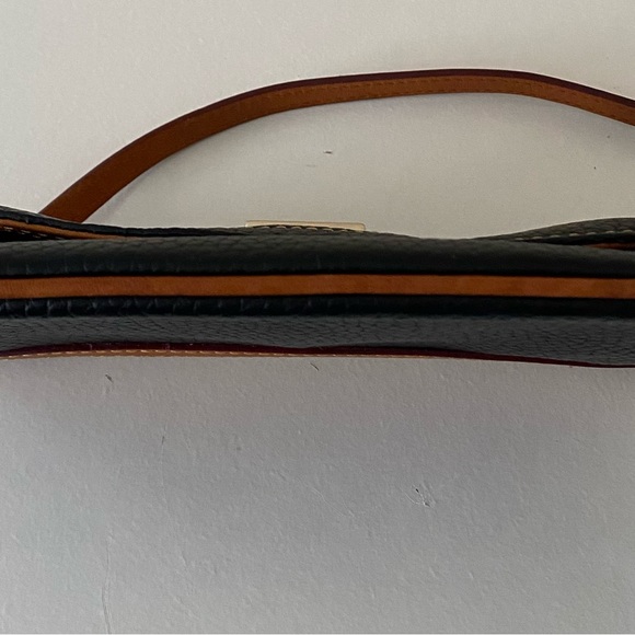 Dooney & Bourke Dillen II Pebbled Leather Wristlet / Clutch Excellent Condition - Picture 12 of 13